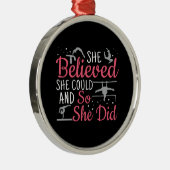 Vrouwen gymnastiek - ze geloofde dat ze kon metalen ornament (Rechts)