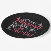 Vrouwen gymnastiek - ze geloofde dat ze kon papieren bordje (Gekanteld)