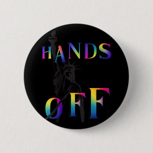 Vrouwen Handen Van Verzet Regenboogstandbeeld Van  Ronde Button 5,7 Cm