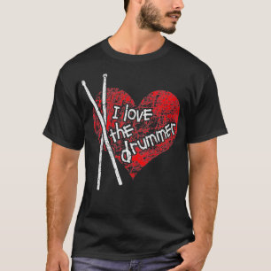 Vrouwen houden van de drummer, het rode hart en de t-shirt