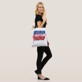 Vrouwen houden van Trump Tote Bag (Op model)