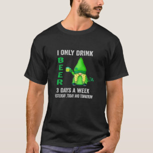 Vrouwen ik Drink slechts 3 dagen per week bier T-shirt