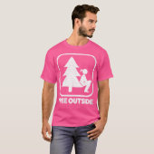 Vrouwen Ik Pee Buiten Meisje Sign Grappig Camping  T-shirt (Voorkant volledig)