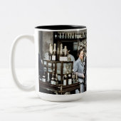 Vrouwen in de Bar Aboard RMS Queen Mary 1939 Art Tweekleurige Koffiemok (Links)