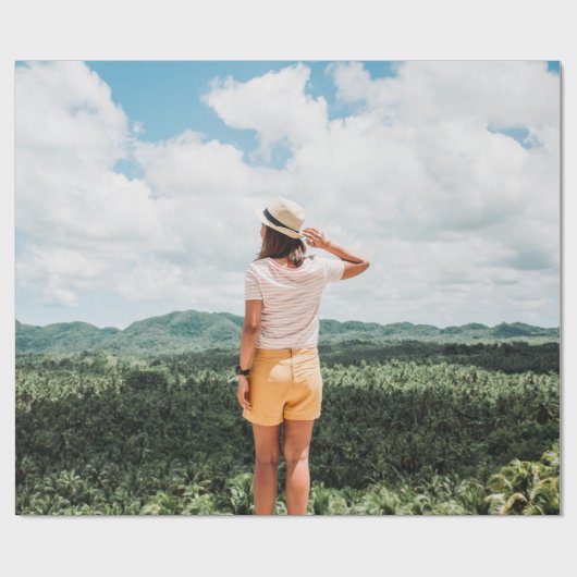 Vrouwen in de buurt van bomen cadeaupapier (Vlak)