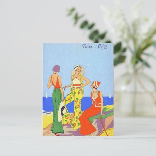 Vrouwen in het fashioneerbare strand van de pyjama briefkaart (Staand voorkant)