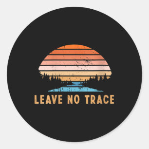 Vrouwen laten geen sporen achter _ Natuur Mountain Ronde Sticker