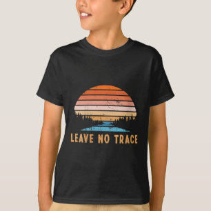 Vrouwen laten geen sporen achter _ Natuur Mountain T-shirt