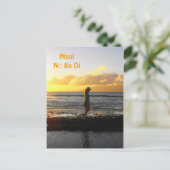 Vrouwen lopen op strand op zonsondergang in Maui Briefkaart (Staand voorkant)