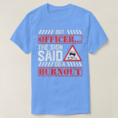 Vrouwen, maar officier, gebarentaal dat zegt: maak t-shirt (Design voorkant)