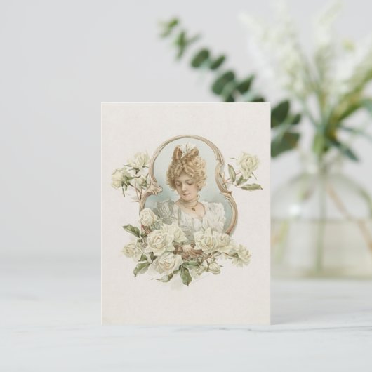 Vrouwen met Briefkaart met witte rozen (Staand voorkant)