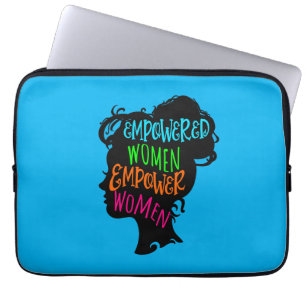 Vrouwen met een krachtige kracht laptop sleeve