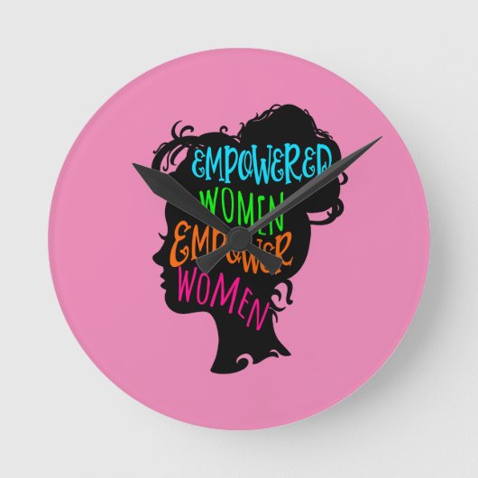 Vrouwen met een krachtige kracht ronde klok (Voorkant)