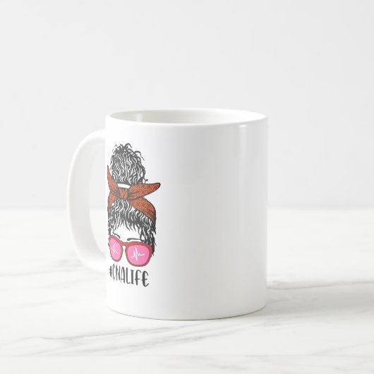 Vrouwen Nurse Life RN LPN CNA Messy Bun Koffiemok (Voorkant links)