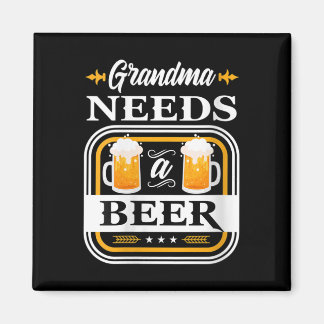 Vrouwen oma heeft een bier bruid en bruidegom drin magneet