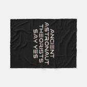 Vrouwen Oude Astronaut Theoristen Zeggen Ja Grappi Fleece Deken (Voorkant (Horizontaal))