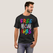 Vrouwen Retro Gratis Moeder Knuffels Regenboog LGB T-shirt (Voorkant volledig)