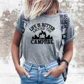Vrouwen rond de kampvuur Camping T-Shirt