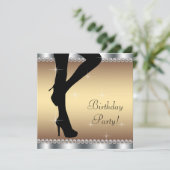 Vrouwen stappen in verjaardagsfeestje kaart (Staand voorkant)