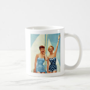  vrouwen van 60 jaar zwemmen surfen op! koffiemok
