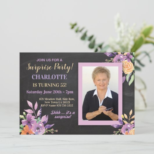 Vrouwen Verjaardagsfeest Foto Bloemen Krijt Uitnod Kaart (Staand voorkant)