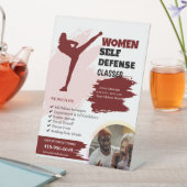 Vrouwen zelfverdediging klassen voetstuk teken reclamebord met voetstuk (Insitu)