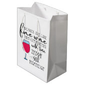 Vrouwen zijn als wijn 50e verjaardag giftzak medium cadeauzakje (Achterkant Gekanteld)