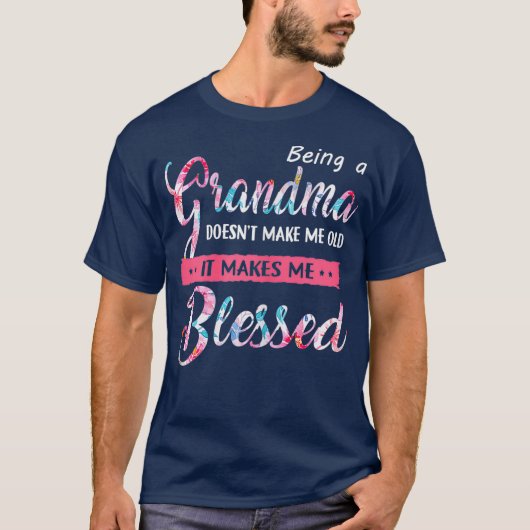 Vrouwen zijn geen oma en ik word geen oude moeder t-shirt (Voorkant)