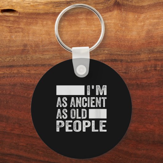 Vrouwen zijn zo oud als oude mensen v-hals sleutelhanger (Voorkant)