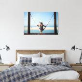 Vrouwen zitten op een hammock in een klein hotel canvas afdruk (Insitu (Slaapkamer))