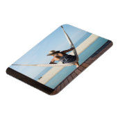 Vrouwen zitten op een hammock in een klein hotel magneet (Linkerzijde)