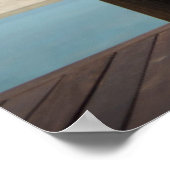 Vrouwen zitten op een hammock in een klein hotel poster (Hoek)