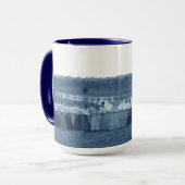 Vrouwenbeker van 1890 van de oorlog Tug-O-War Blue Mok (Voorkant links)