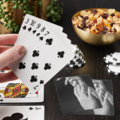 Vrouwenhanden Pokerkaarten (Insitu)