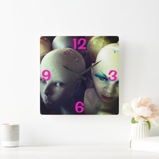  VROUWENMANNEQUINE FACTUREN VIERKANTE KLOK (Huis)