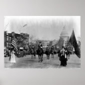 Vrouwentoeschouwer in Washington Poster (Voorkant)