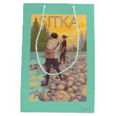Vrouwenvisserij - Sitka, Alaska Medium Cadeauzakje (Achterkant)