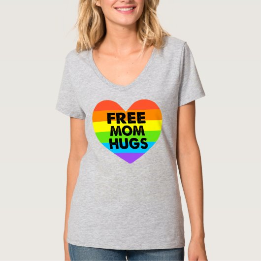 Vrouwenvrije mama Hugs LGBT T-shirt (Voorkant)
