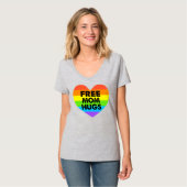Vrouwenvrije mama Hugs LGBT T-shirt (Voorkant volledig)