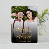 Vruchtbare en gehuwde Trendy Script Photo Weddensc Folie Feestdagenkaart (Staand Voorkant)