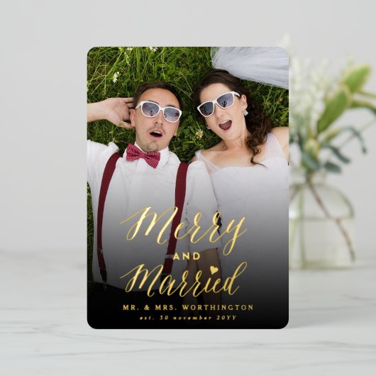 Vruchtbare en gehuwde Trendy Script Photo Weddensc Folie Feestdagenkaart (Staand Voorkant)
