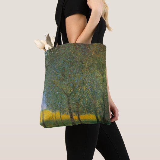 Vruchtbomen van Gustav Klimt, Art Nouveau Tote Bag (Dichtbij)
