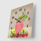 Vruchten cocktailaardbeien met citroenretro op bas vierkante klok (Hoek)