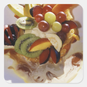 Vruchten salade met ijs. vierkante sticker