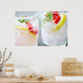 Vruchtwater met citroen en aardbeien poster (Keuken)