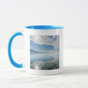 VS, Alaska, Freshwater Bay. Weerkaatsing in wolken Mok