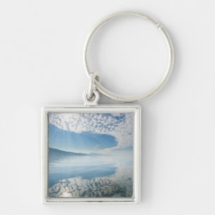VS, Alaska, Freshwater Bay. Wolken weerspiegeld Sleutelhanger