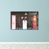 VS, Arizona. Chloride Ghost Town, oude benzinestat Canvas Afdruk (Insitu (Houten vloer))