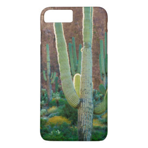 VS, Arizona. Saguaro Cactus veld door een Cliff Case-Mate iPhone Case