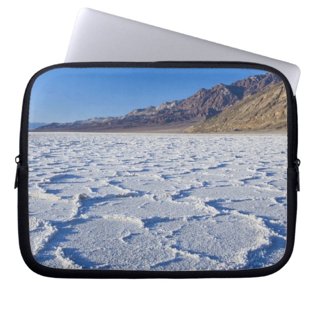 VS, CA, Death Valley NP, Zoutformaties bij Laptop Sleeve (Voorkant)